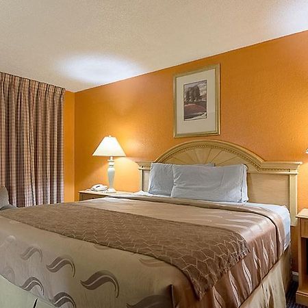 Highway Inn Paris Экстерьер фото