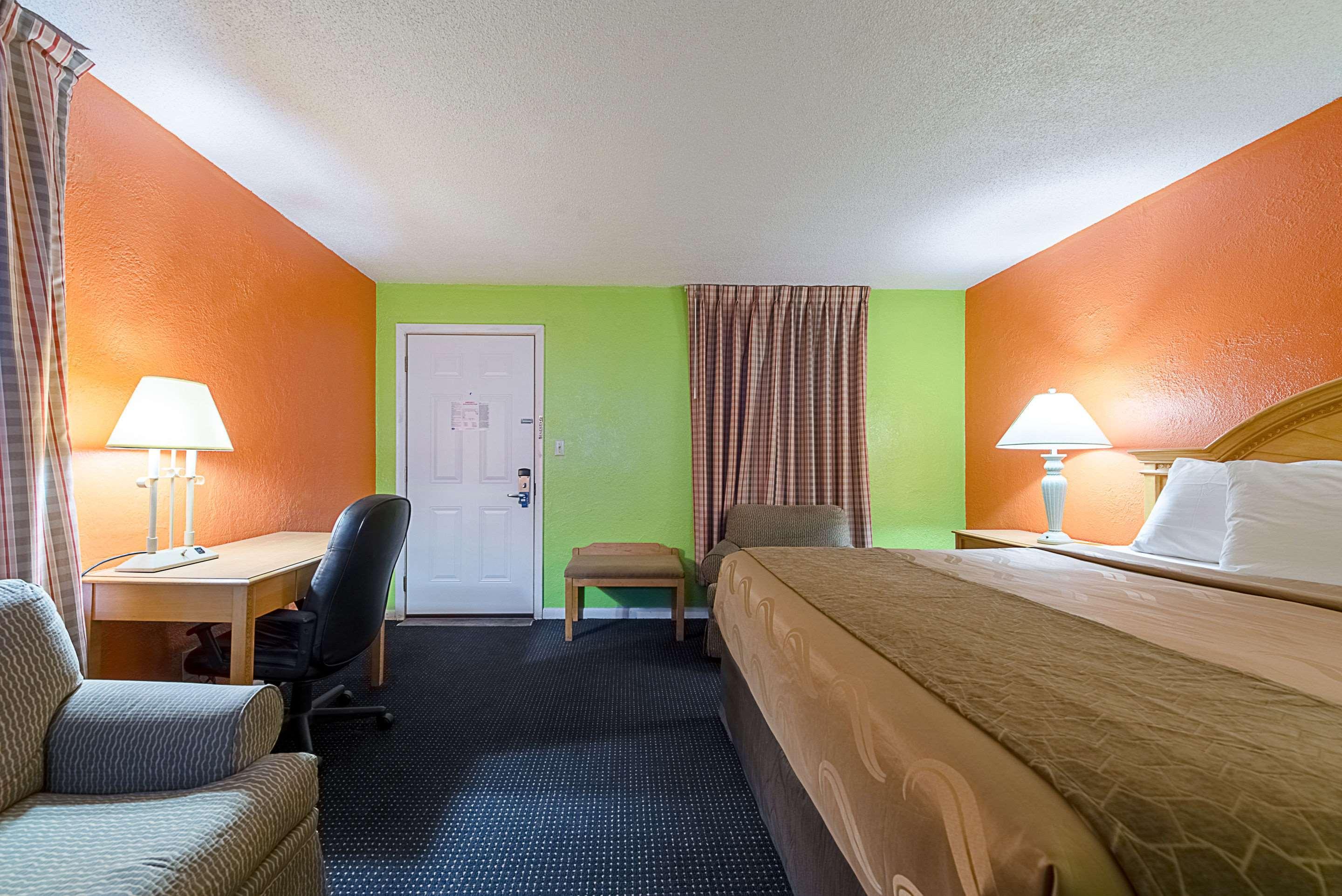 Highway Inn Paris Экстерьер фото