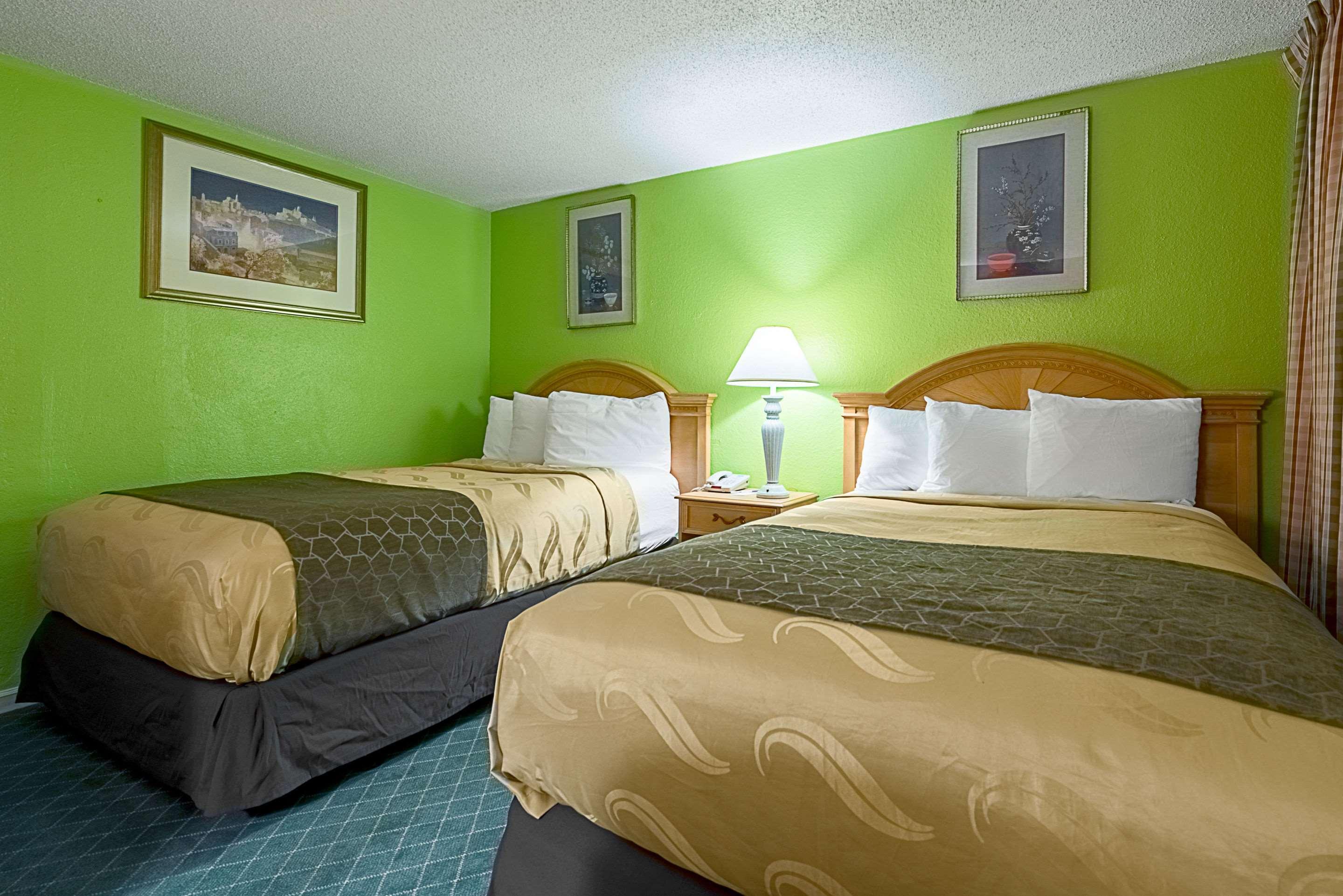 Highway Inn Paris Экстерьер фото