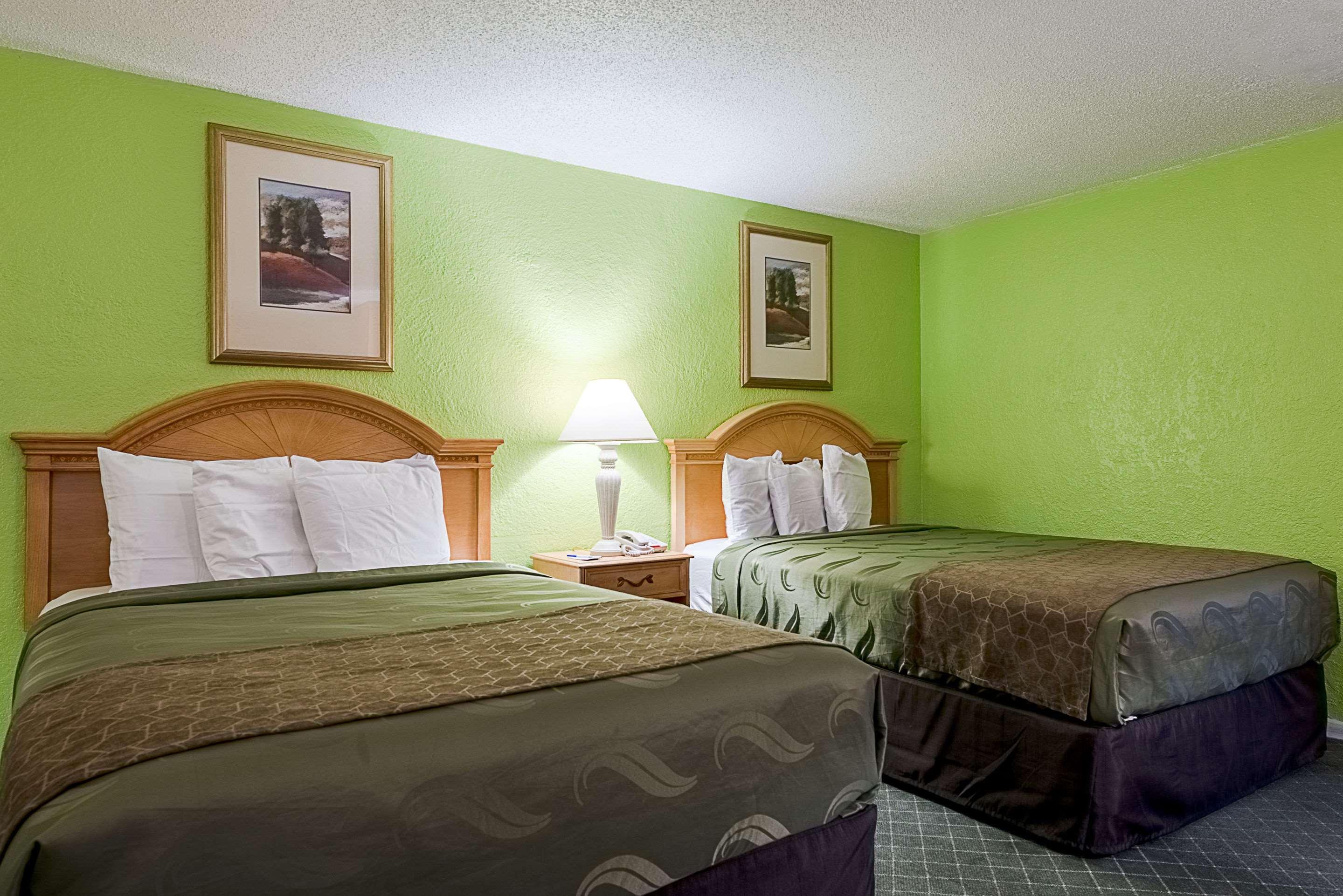 Highway Inn Paris Экстерьер фото