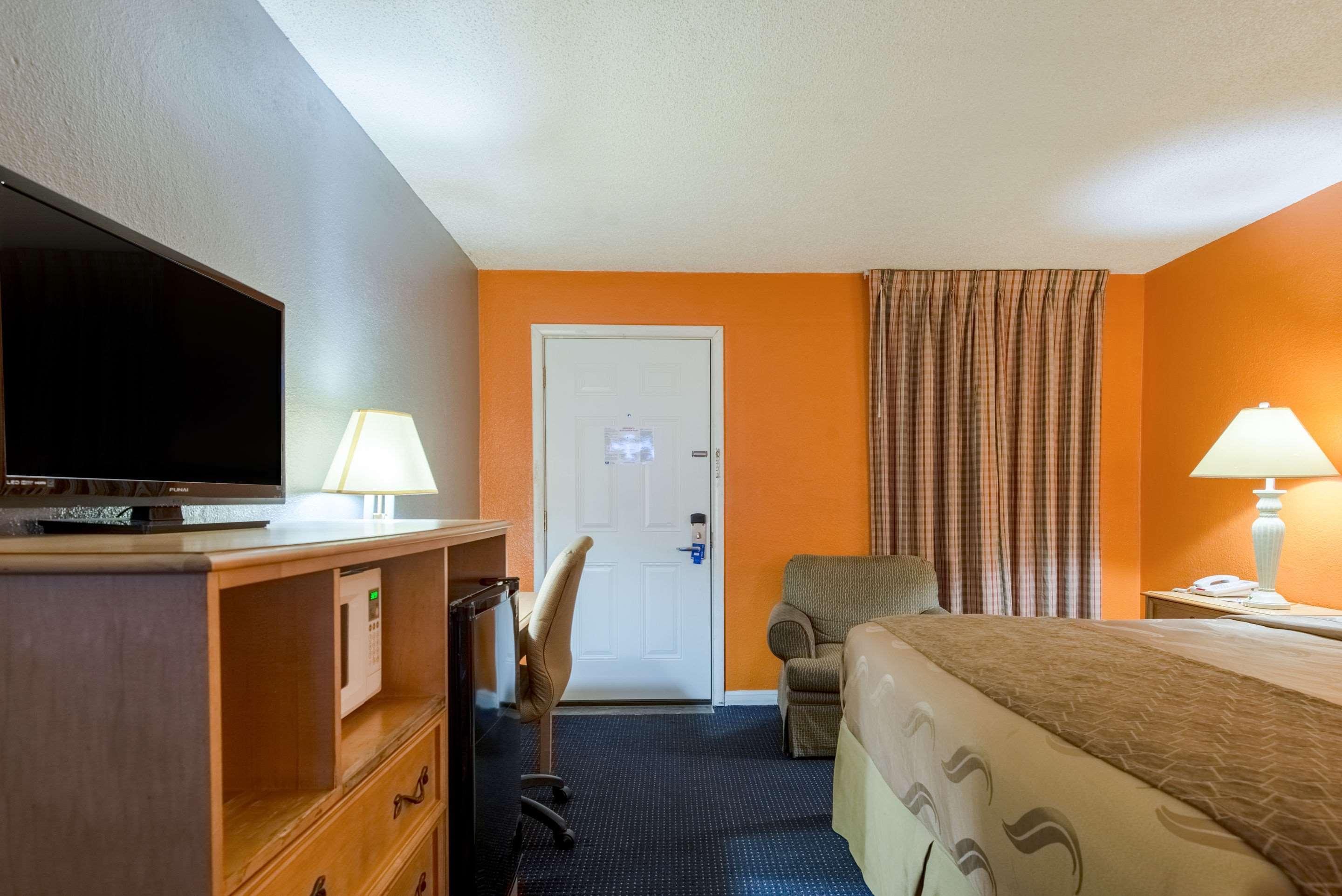 Highway Inn Paris Экстерьер фото
