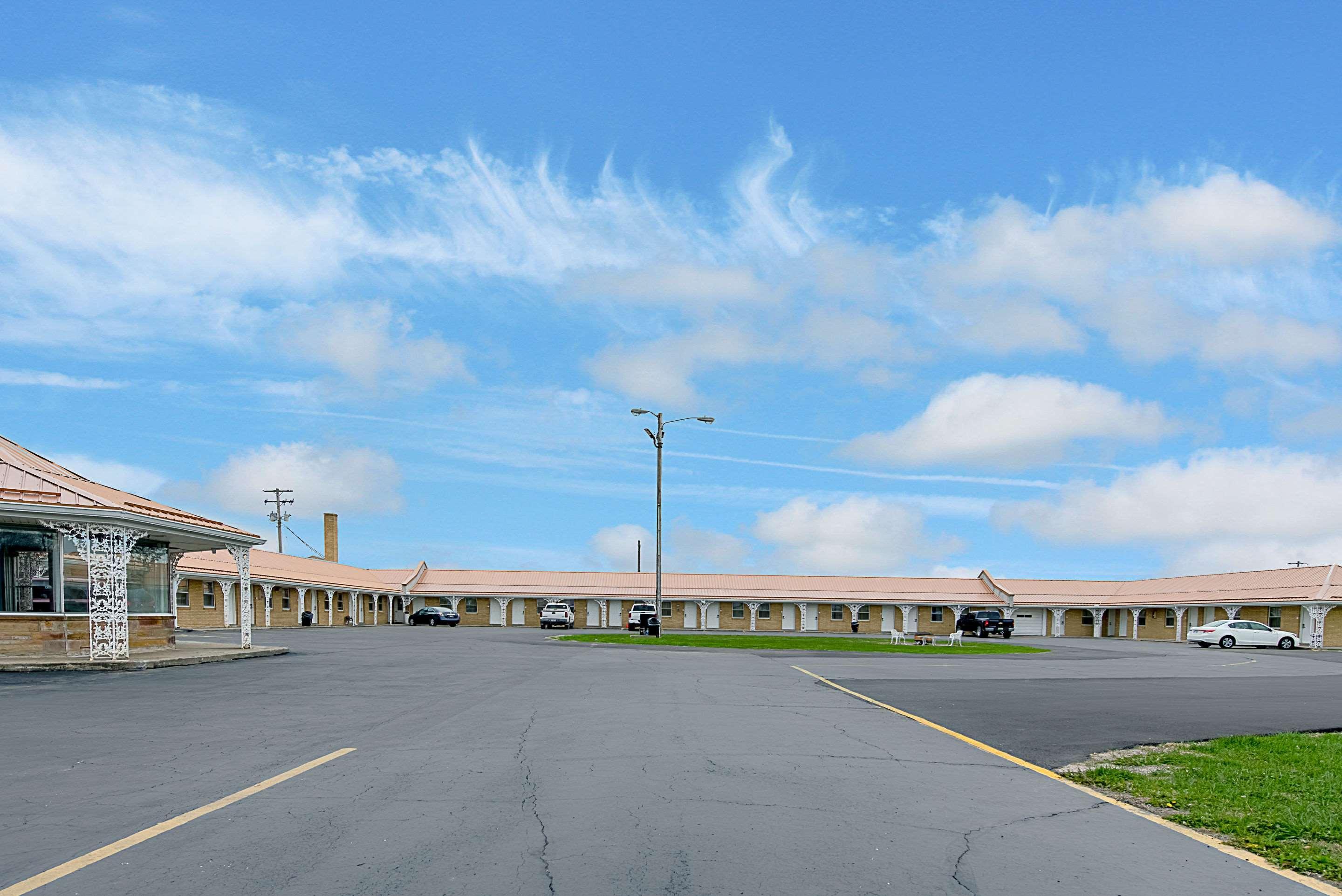Highway Inn Paris Экстерьер фото