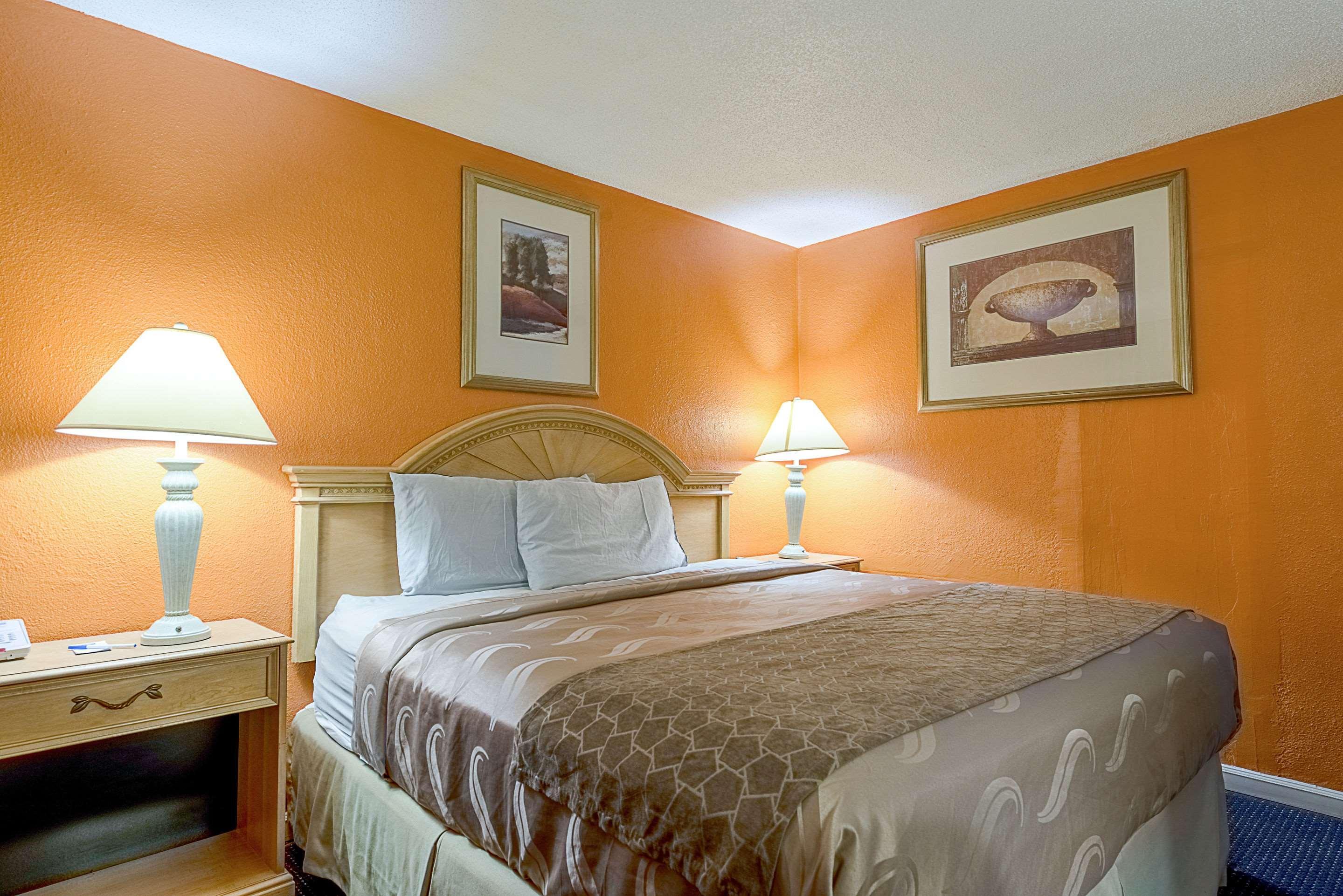 Highway Inn Paris Экстерьер фото